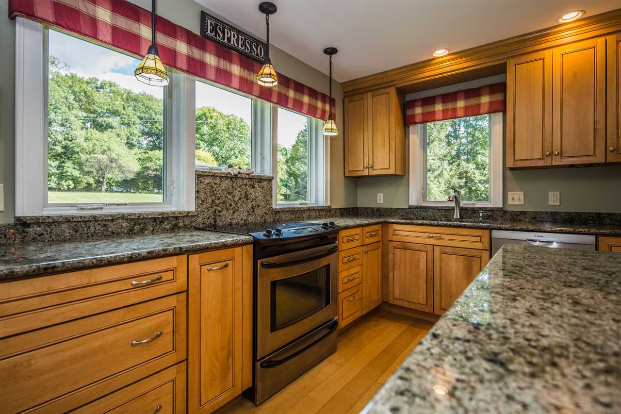 16 Susan Lane Rutland Town, VT 05701 - Photo 6 of 34