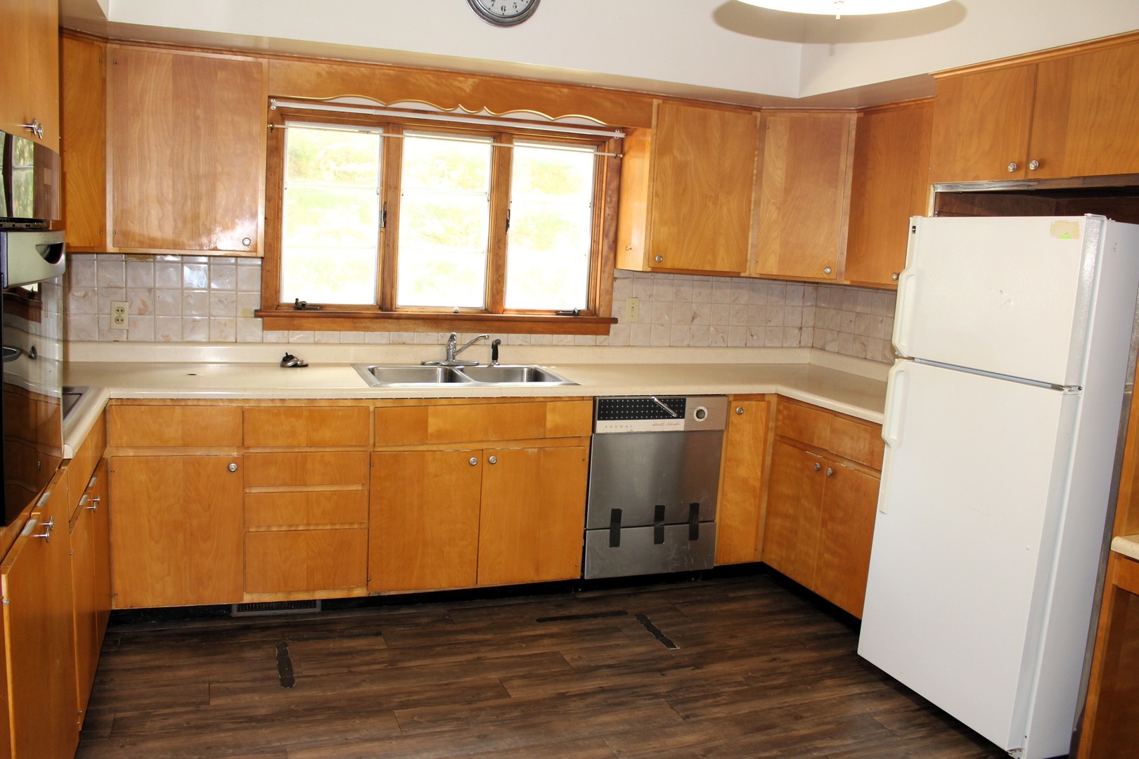 426 South Clinton Street Clinton, IL 61727 - Photo 10 of 27