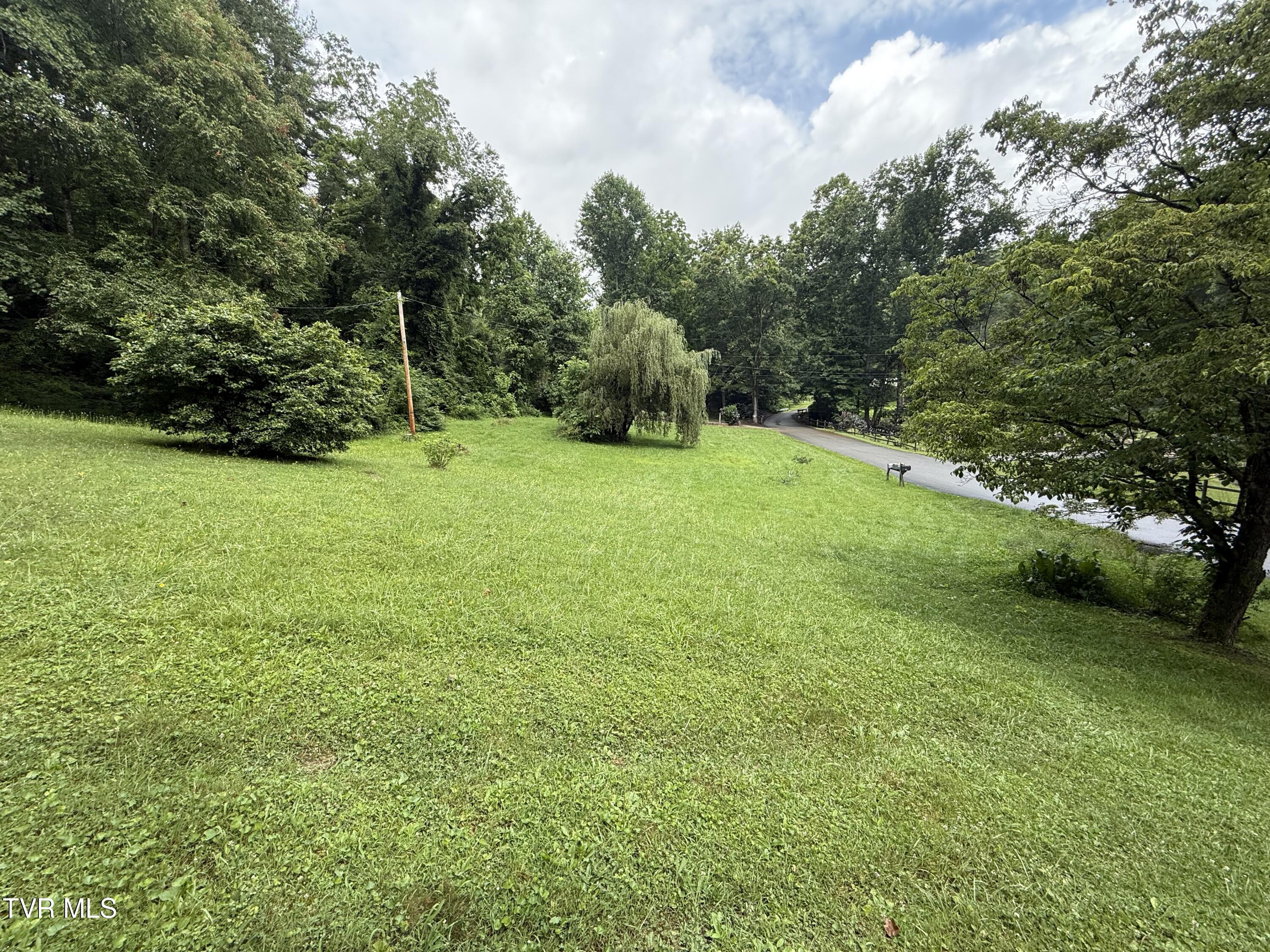 201 Mill Creek Road Elizabethton, TN 37643 - Photo 18 of 18 IMG_4383