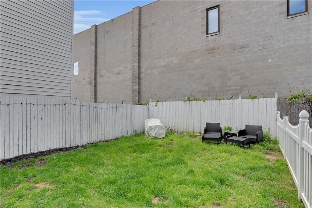 4427 Howley Street Pittsburgh, PA 15224 - Photo 13 of 34 4429 Howley