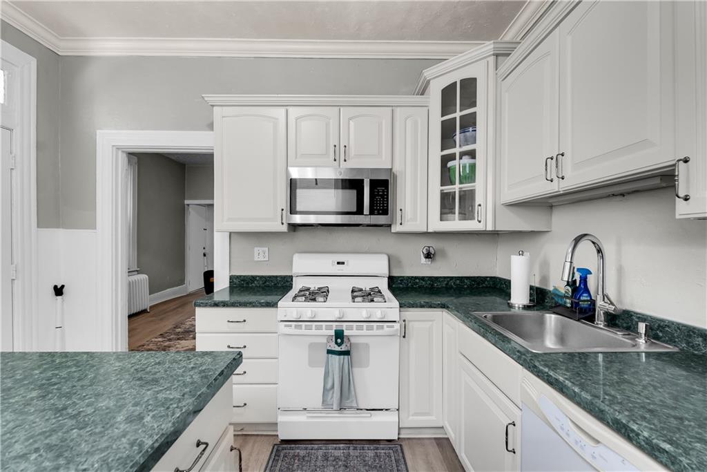 4427 Howley Street Pittsburgh, PA 15224 - Photo 14 of 34 4429 Howley