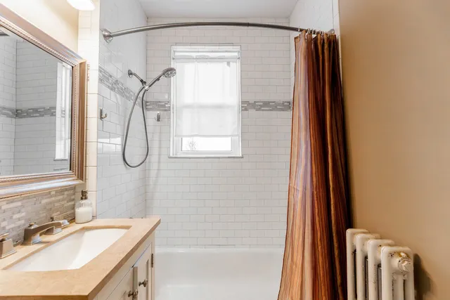 $247,000 | 819 Lake Street, Unit 3W, Oak Park, IL 60301