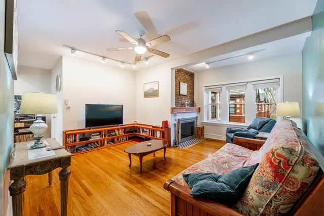 $247,000 | 819 Lake Street, Unit 3W, Oak Park, IL 60301