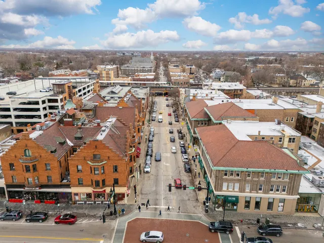 $247,000 | 819 Lake Street, Unit 3W, Oak Park, IL 60301