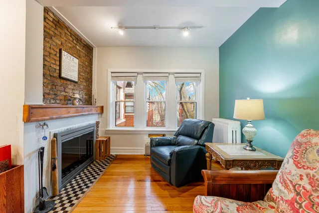 $247,000 | 819 Lake Street, Unit 3W, Oak Park, IL 60301