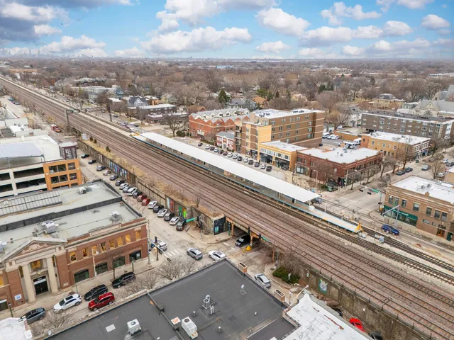 $247,000 | 819 Lake Street, Unit 3W, Oak Park, IL 60301