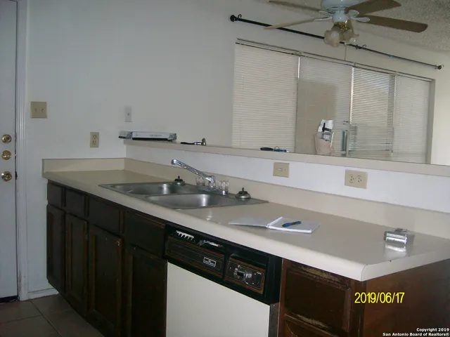 $995 | 8451 Cranberry Hill, Unit 2, San Antonio, TX 78254