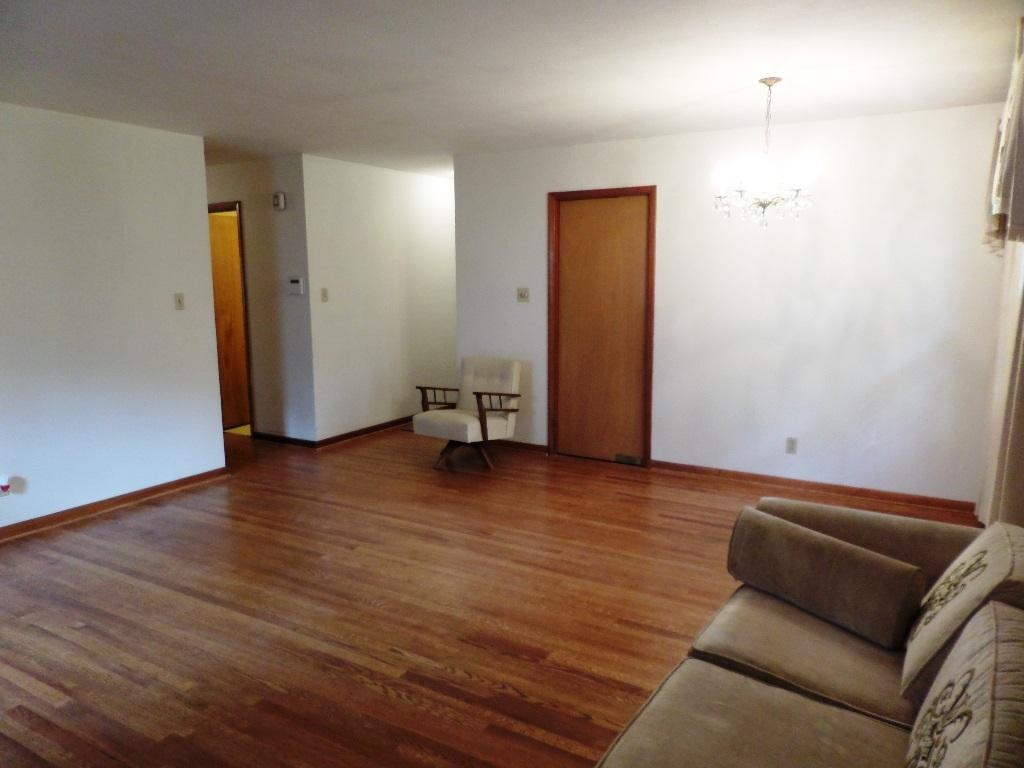 11 Converse Lane Oak Ridge, TN 37830 - Photo 8 of 18 living2