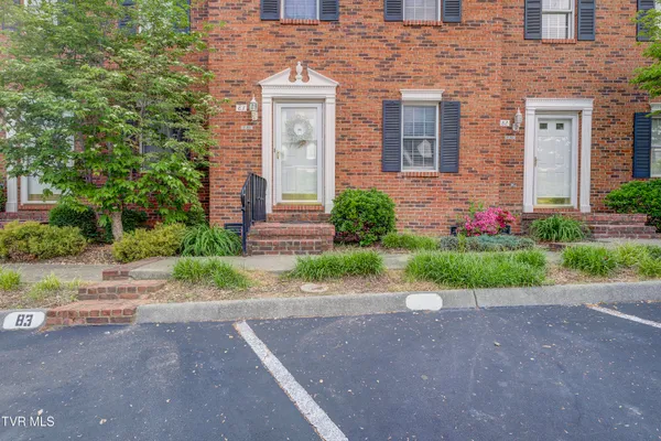 $215,000 | 400 Sunset Drive, Unit P83, Johnson City, TN 37604