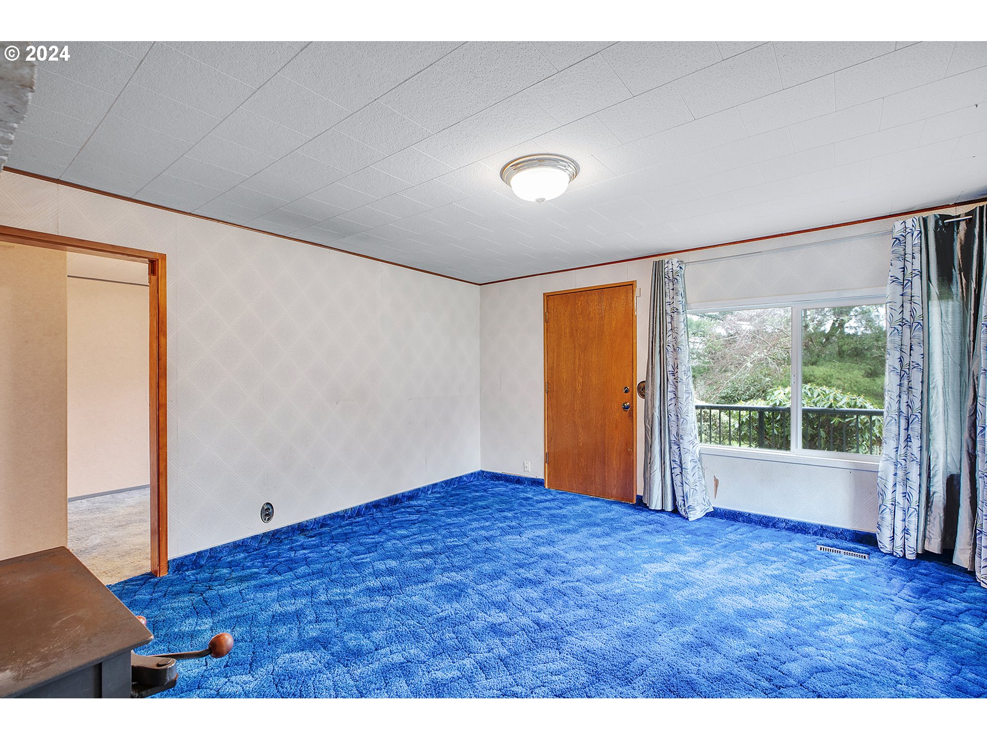 28507 South Cox Road Colton, OR 97017 - Photo 11 of 48 Living Room/Entrance