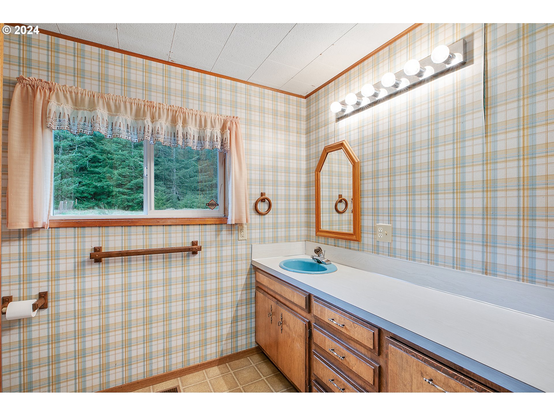 28507 South Cox Road Colton, OR 97017 - Photo 25 of 48 Bathroom