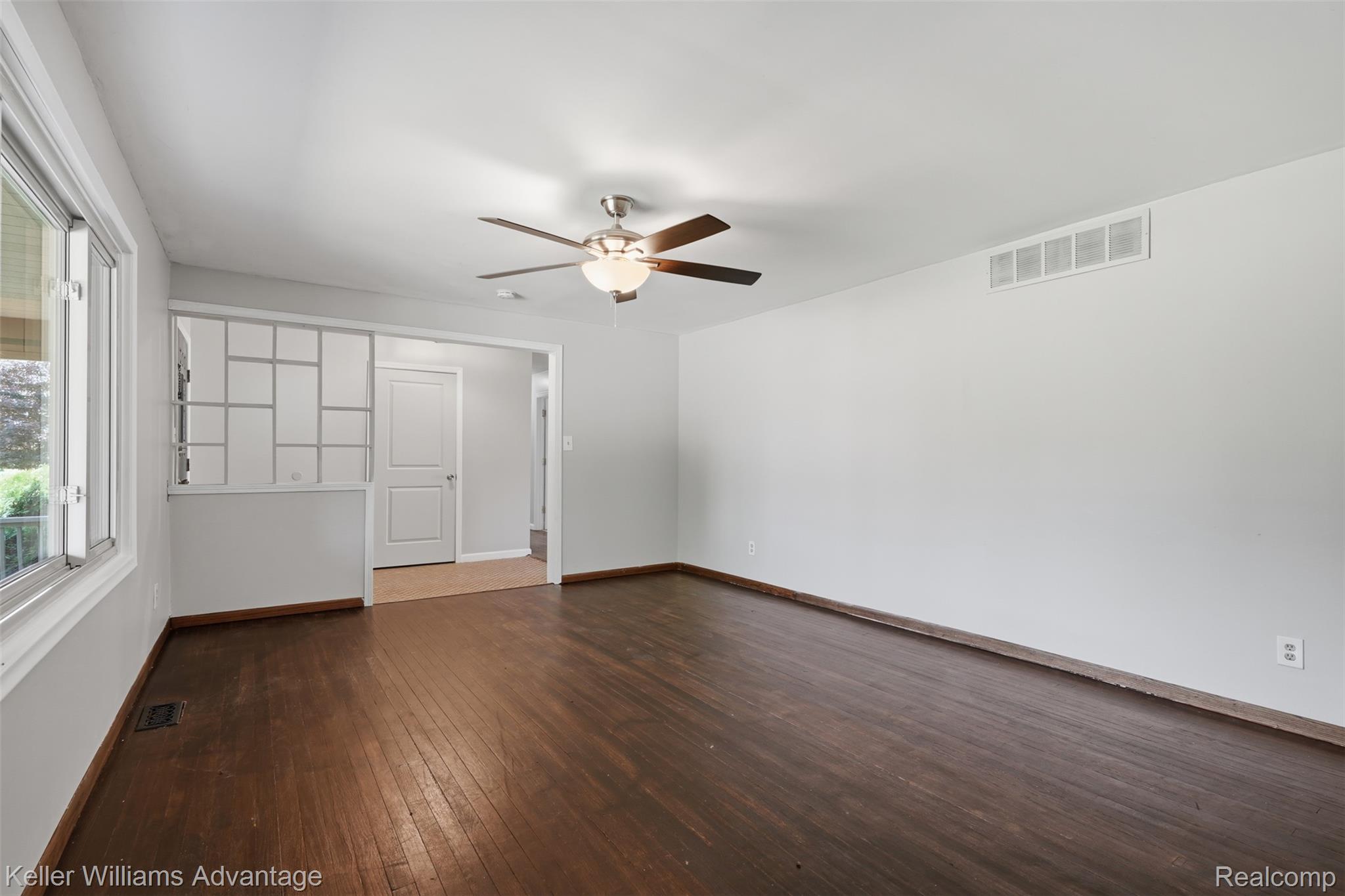 48053 Harris Road Belleville, MI 48111 - Photo 9 of 37 9_48053 harris rd-8.jpg
