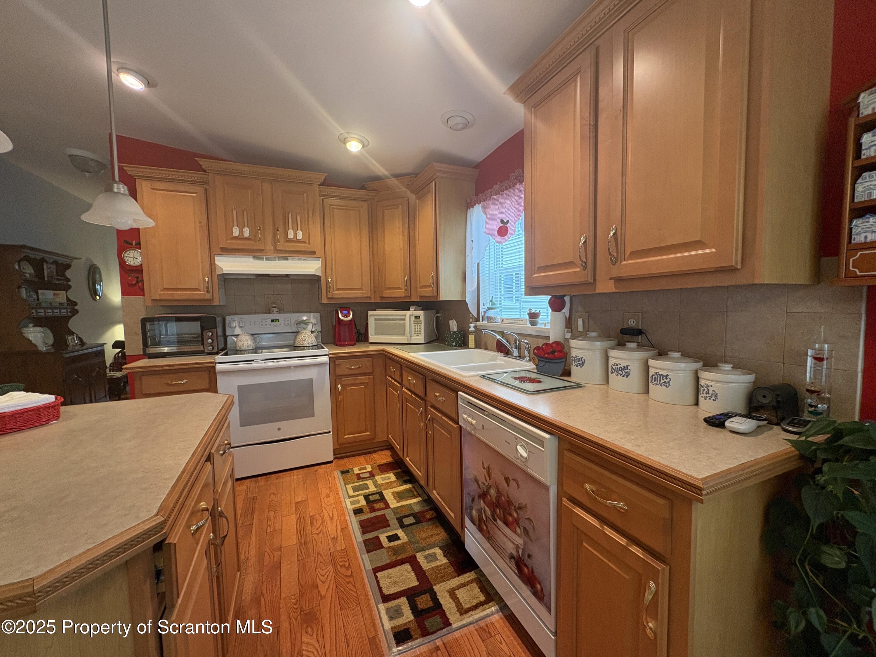 813 Poplar Street Clarks Summit, PA 18411 - Photo 12 of 33 IMG_4354