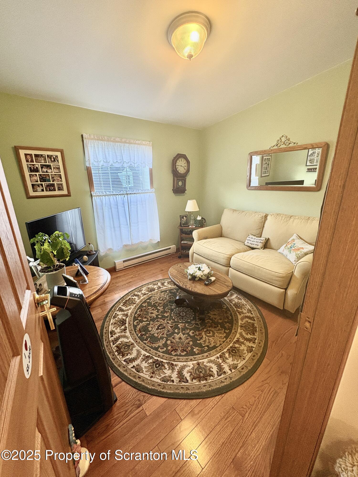 813 Poplar Street Clarks Summit, PA 18411 - Photo 19 of 33 a living room with furniture
