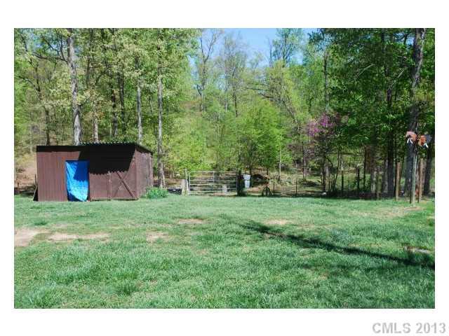 2613 Hart Road Charlotte, NC 28214 - Photo 3 of 8 Gallery Image 3