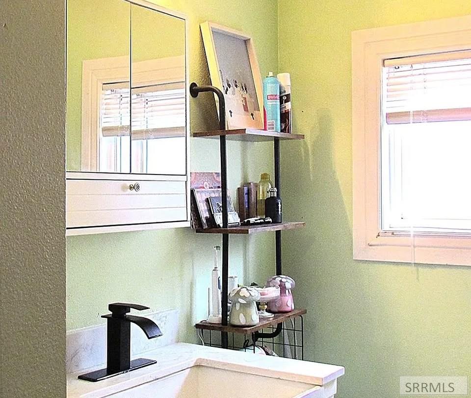 262 South Old Highway 91 Inkom, ID 83245 - Photo 16 of 23