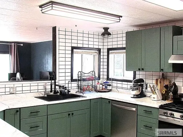 $428,000 | 262 South Old Highway 91, Inkom, ID 83245