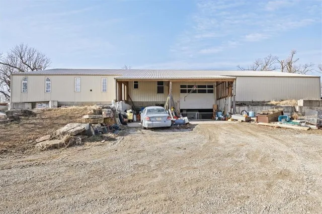 $850,000 | 22599 Fall Leaf Road, Linwood, KS 66052