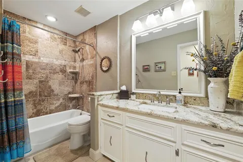 $794,900 | 7025 Riverport Road, Fort Worth, TX 76116