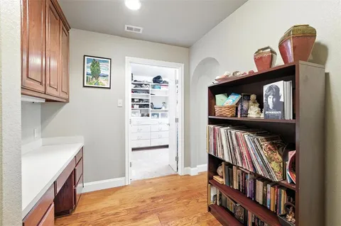 $794,900 | 7025 Riverport Road, Fort Worth, TX 76116