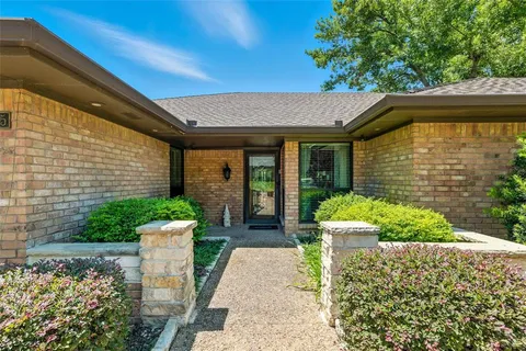 $794,900 | 7025 Riverport Road, Fort Worth, TX 76116