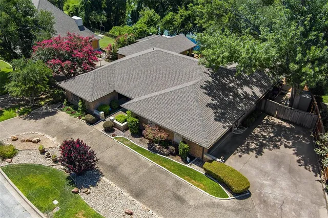 $794,900 | 7025 Riverport Road, Fort Worth, TX 76116