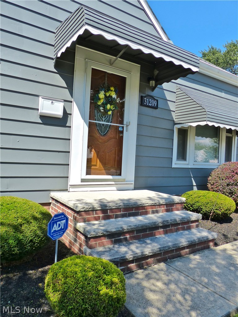 31209 Wellner Road Willowick, OH 44095 - Photo 2 of 24