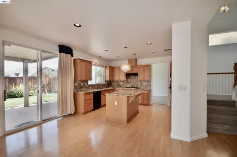 $800,000 | 9416 Lyndley Plaza Way, Elk Grove, CA 95624