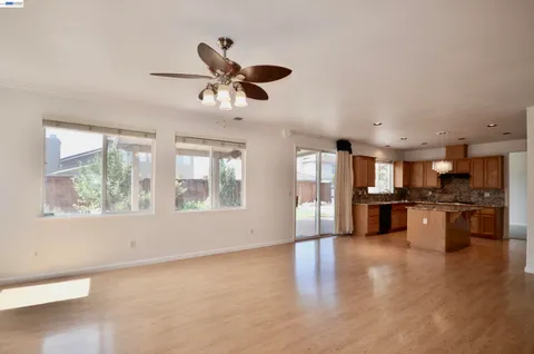 $800,000 | 9416 Lyndley Plaza Way, Elk Grove, CA 95624