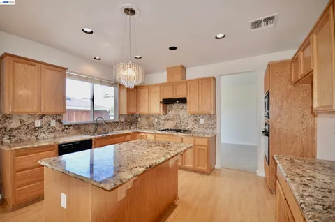 $800,000 | 9416 Lyndley Plaza Way, Elk Grove, CA 95624