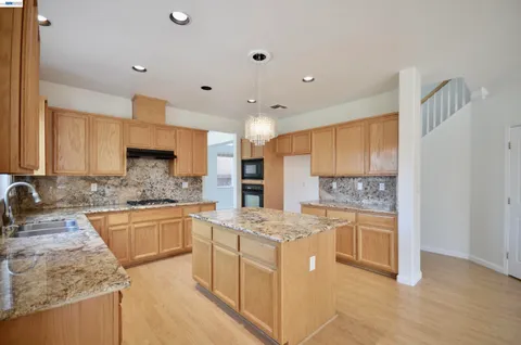 $800,000 | 9416 Lyndley Plaza Way, Elk Grove, CA 95624