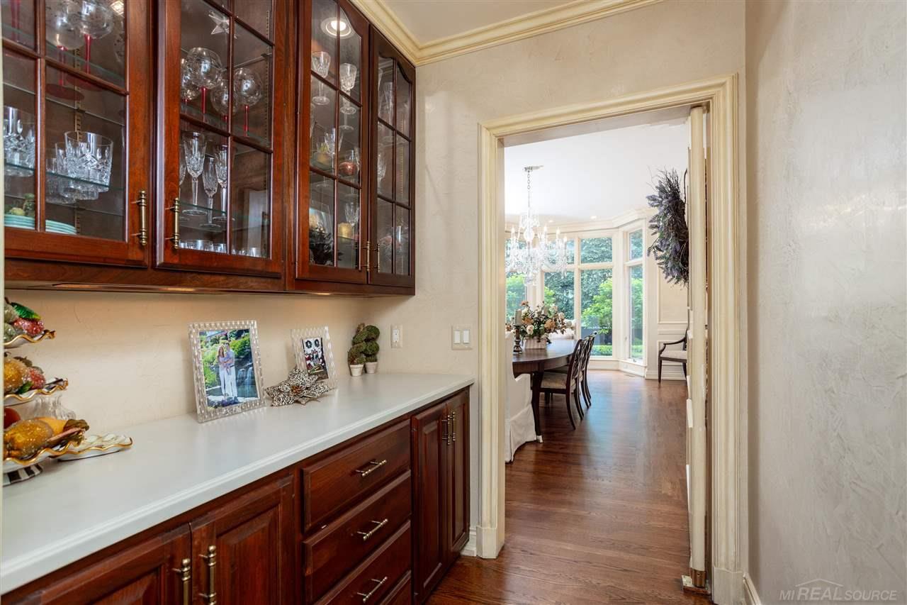 1 Provencal Road Grosse Pointe, MI 48236 - Photo 15 of 87 50093693-14.JPG