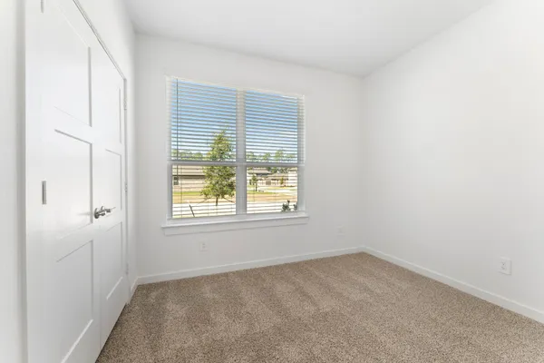 $2,500 | 13340 Bear Creek, Conroe, TX 77384