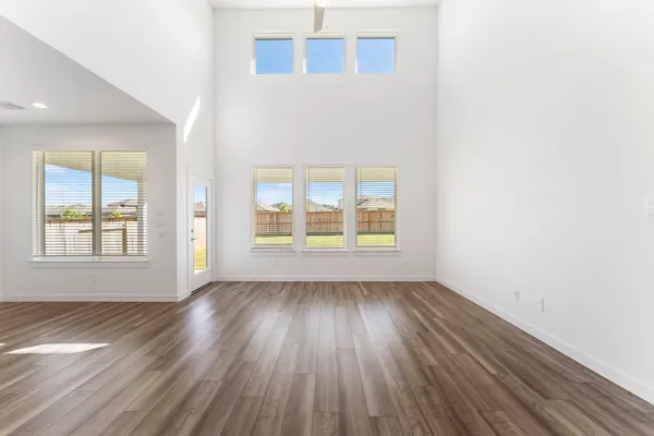 $2,500 | 13340 Bear Creek, Conroe, TX 77384