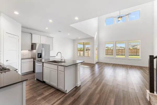 $2,500 | 13340 Bear Creek, Conroe, TX 77384