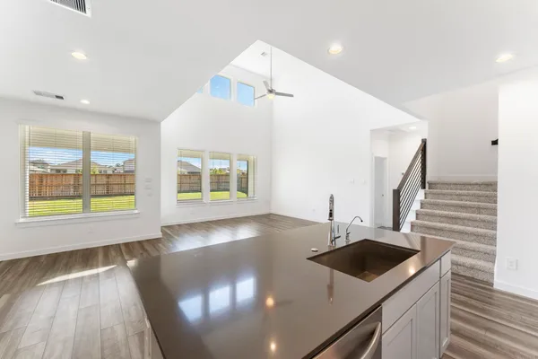 $2,500 | 13340 Bear Creek, Conroe, TX 77384