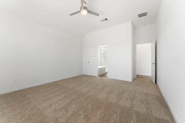 $2,500 | 13340 Bear Creek, Conroe, TX 77384