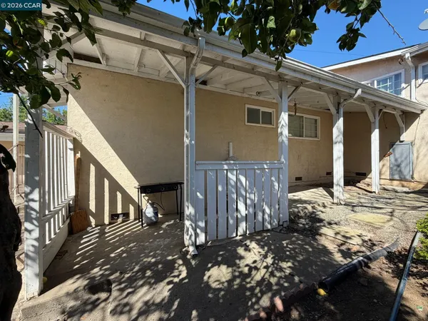 $2,200 | 729 Pennsylvania Street, Vallejo, CA 94590