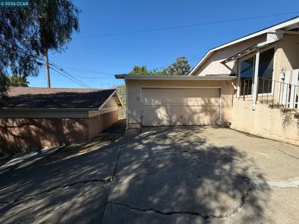 $2,200 | 729 Pennsylvania Street, Vallejo, CA 94590