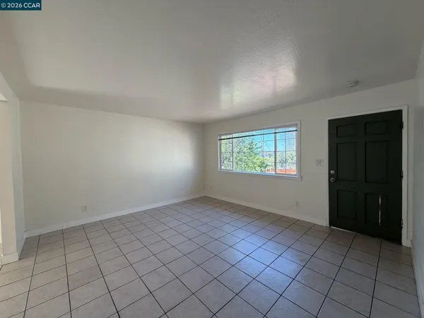$2,200 | 729 Pennsylvania Street, Vallejo, CA 94590