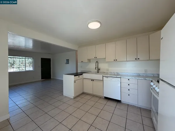 $2,200 | 729 Pennsylvania Street, Vallejo, CA 94590