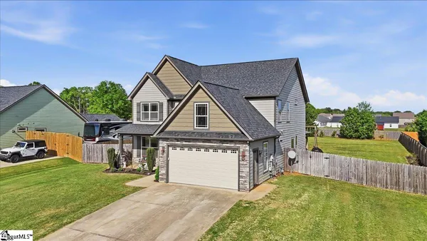 $567,000 | 213 Creekside Farms Way, Duncan, SC 29334