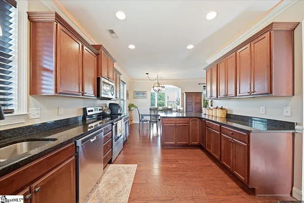 $567,000 | 213 Creekside Farms Way, Duncan, SC 29334