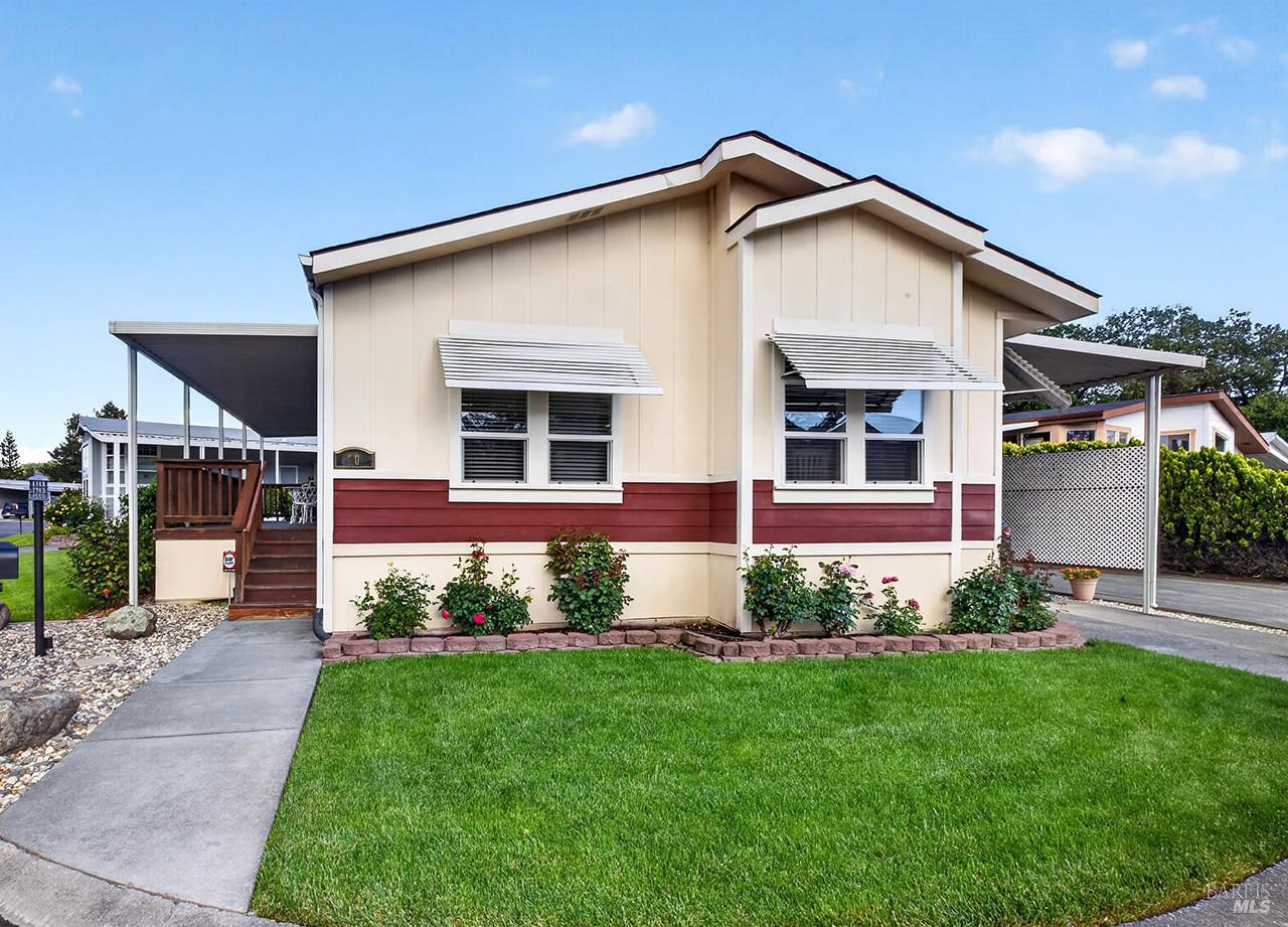 10 Shamrock Circle Santa Rosa, CA 95403 - Photo 3 of 39 a view of a house with backyard