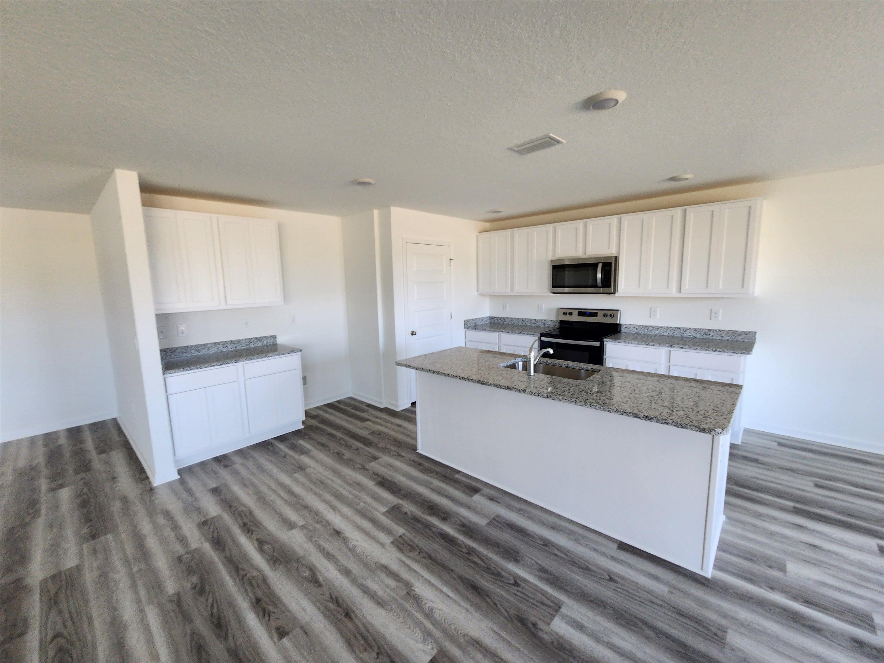 22191 Aleutian Avenue Foley, AL 36535 - Photo 7 of 37 Kitchen