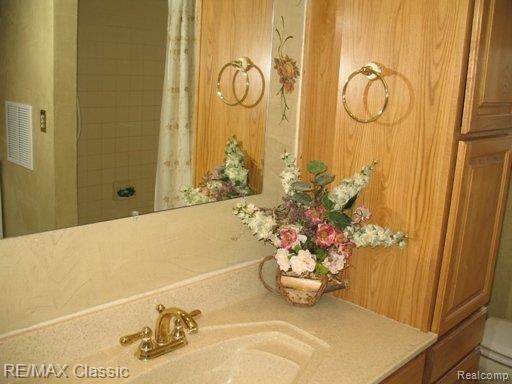 43435 Applewood Road Canton, MI 48188 - Photo 9 of 12 BATH