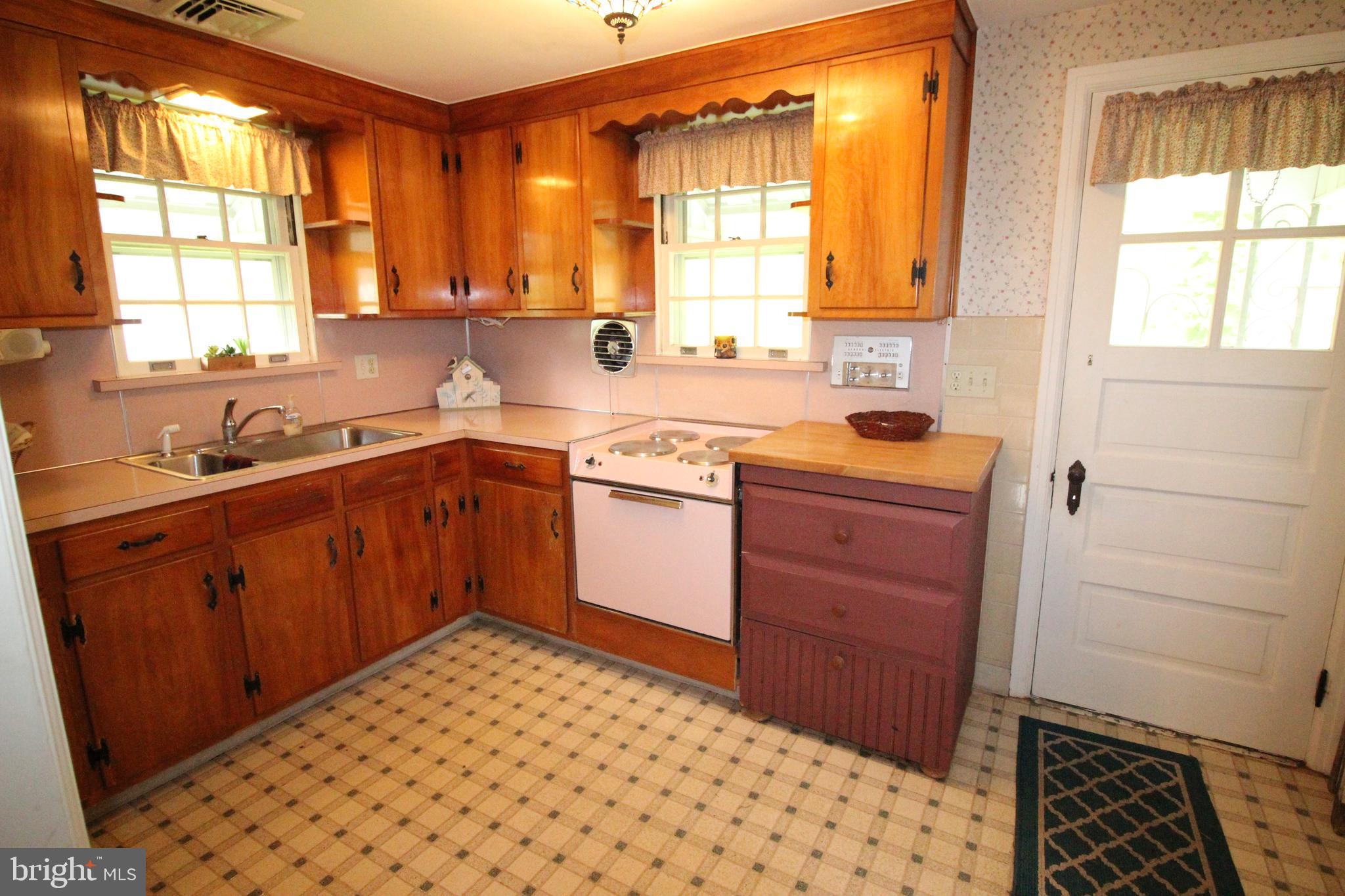 949 Old Bethlehem Road Quakertown, PA 18951 - Photo 15 of 49 Gallery Image 15