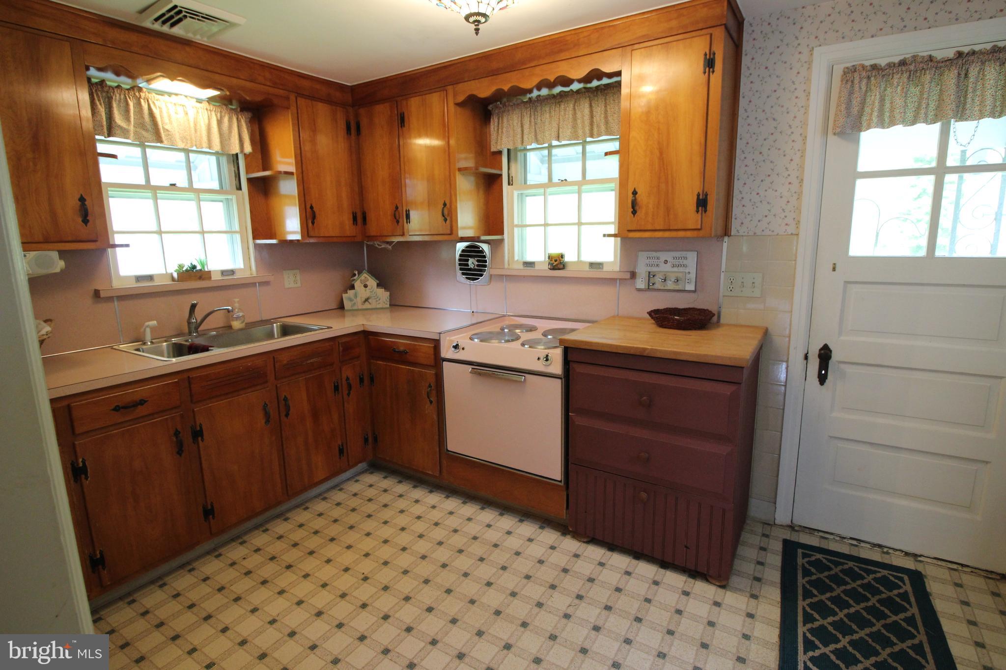 949 Old Bethlehem Road Quakertown, PA 18951 - Photo 16 of 49 Gallery Image 16