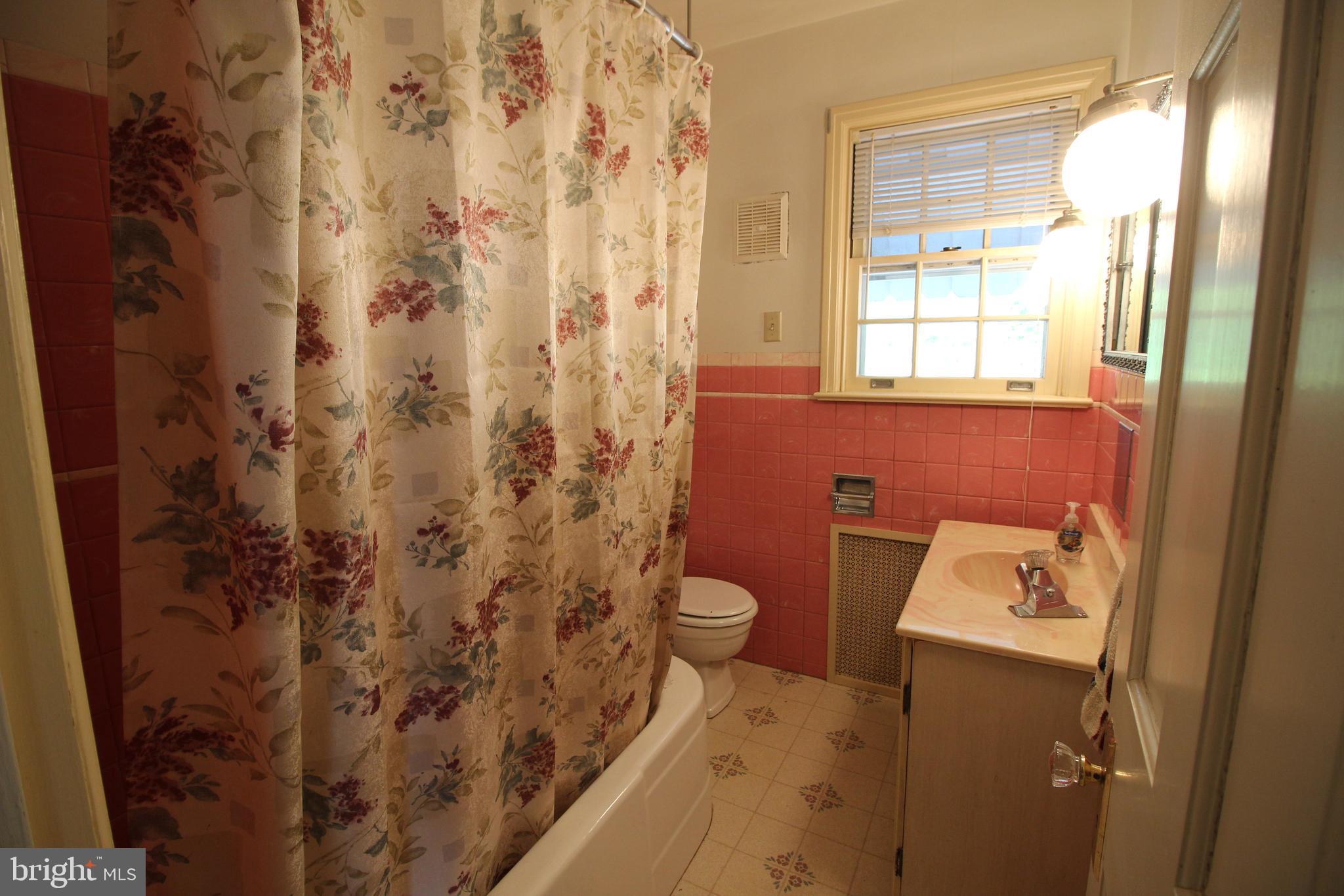 949 Old Bethlehem Road Quakertown, PA 18951 - Photo 28 of 49 Gallery Image 28