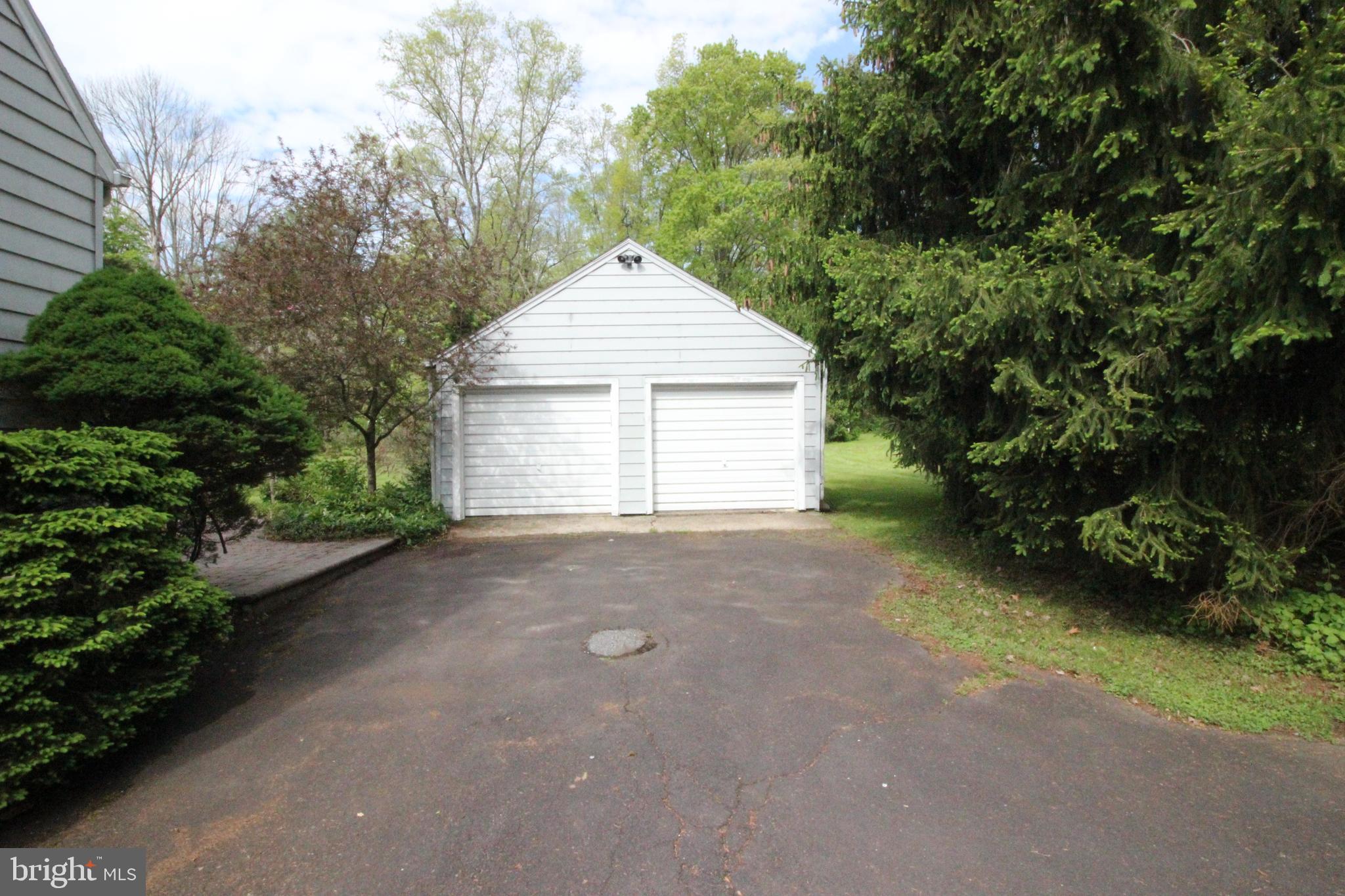 949 Old Bethlehem Road Quakertown, PA 18951 - Photo 10 of 49 Gallery Image 10